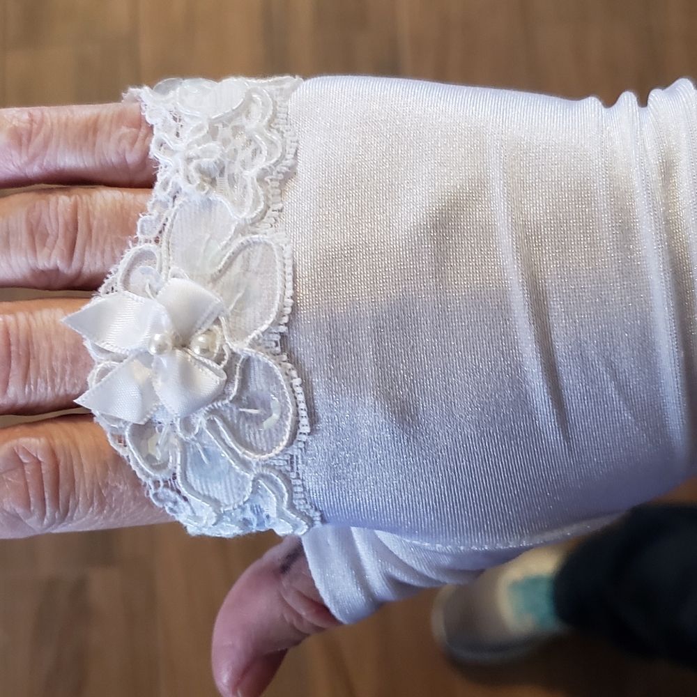 Wedding gloves